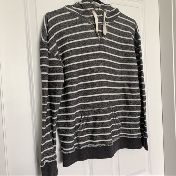 • JO & CO• Grey & White Striped Raw Hem Hoodie Size L - Picture 2 of 11
